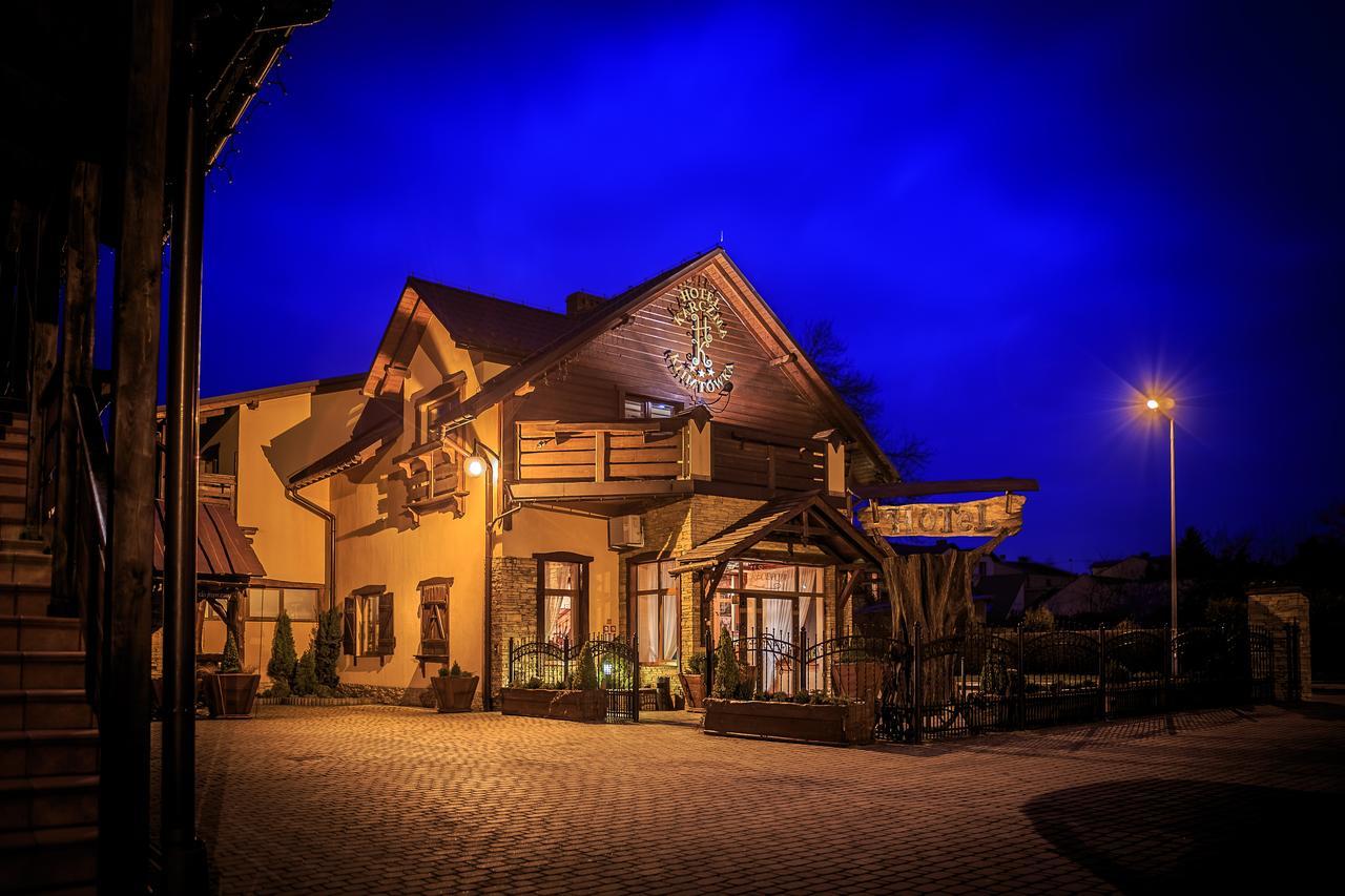 Hotel - Karczma Klimtowka Wolbrom Экстерьер фото